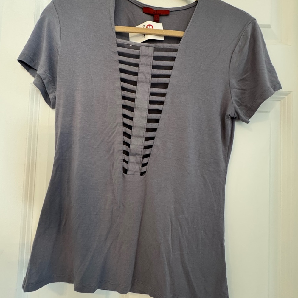 NWT Red by BKE Gray Cut Out Short Sleeve Blouse